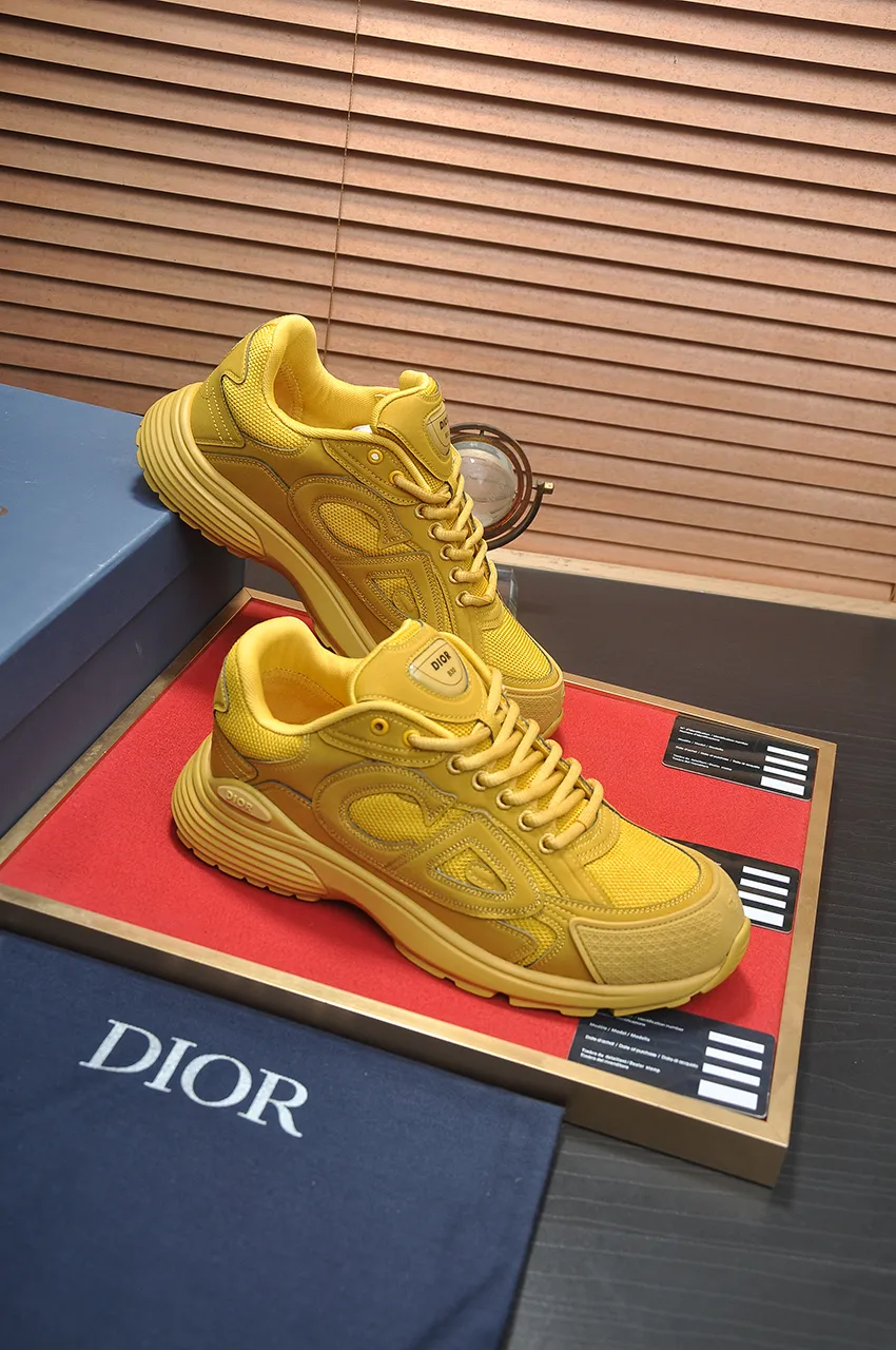 Men's men's shoes 💰: 540💶 (top original order) Brand: Dior (Dior) Standard code: Men's code 38-44 (45 customized) Grade: Same style as the official website Material: Top original cowhide stitched together Original wear-resistant and lightweight outsole Style category: Fashionable casual shoes Distinguished luxury brand elements top luxury Color: Real picture color
